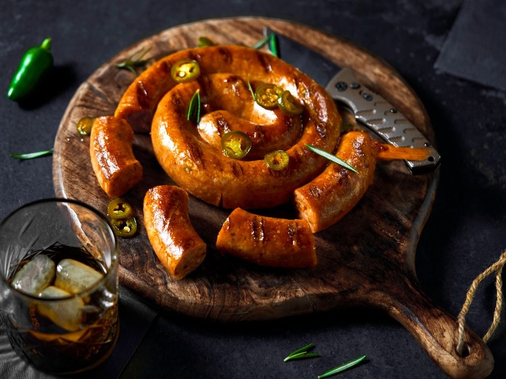 Texas Style Jalapeño Cheddar Sausage in de Smokey Goodness Box